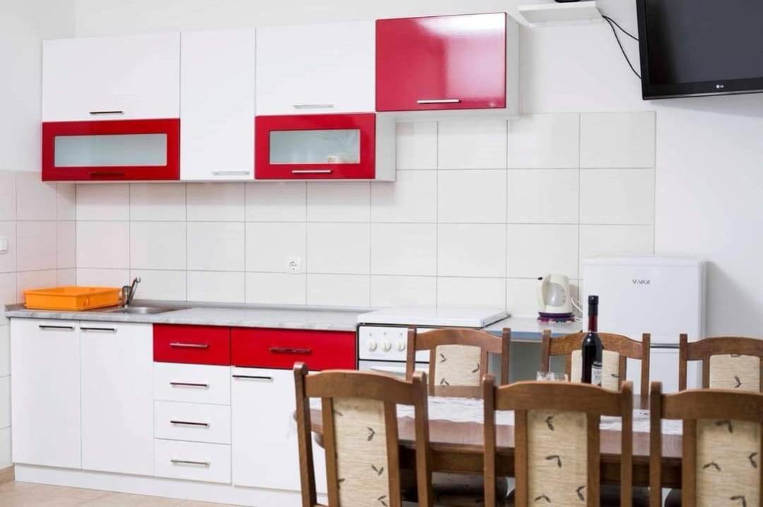 Apartmani Ivica Martic Дуче Екстер'єр фото